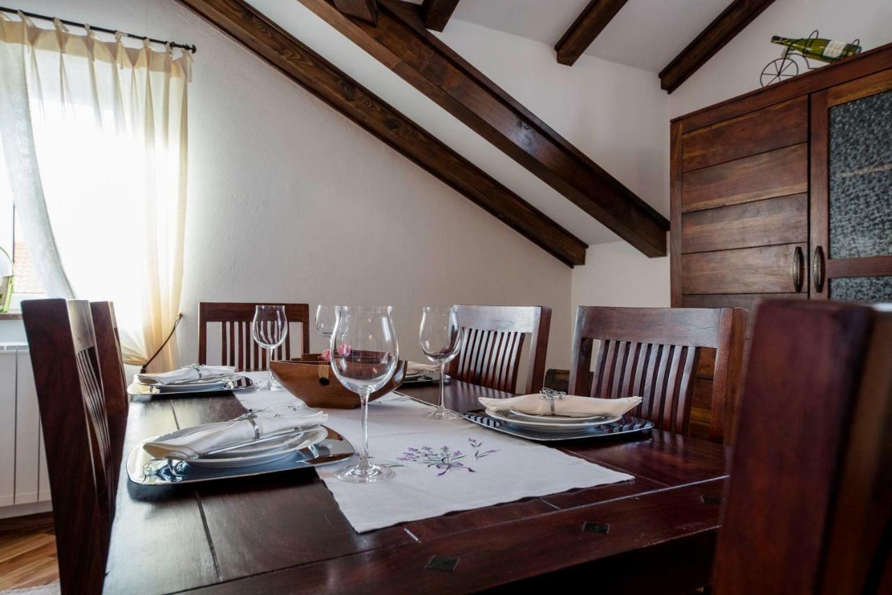Apartmani Godinic Palit Esterno foto