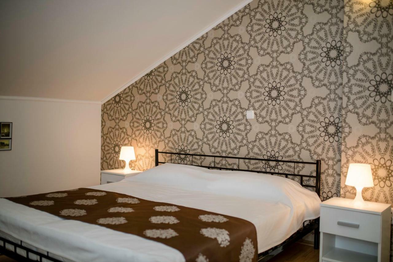 Apartmani Godinic Palit Esterno foto