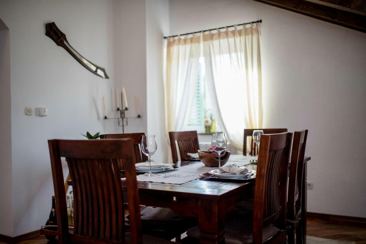 Apartmani Godinic Palit Esterno foto