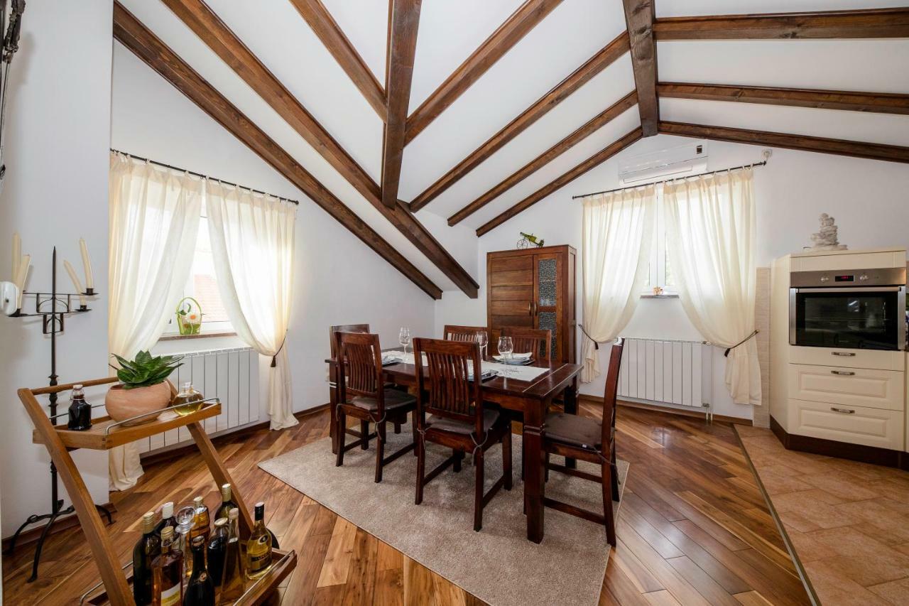 Apartmani Godinic Palit Esterno foto