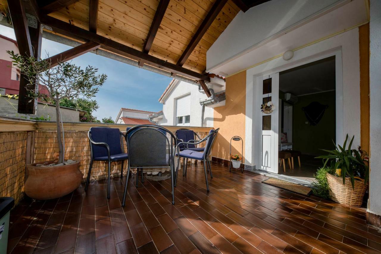 Apartmani Godinic Palit Esterno foto