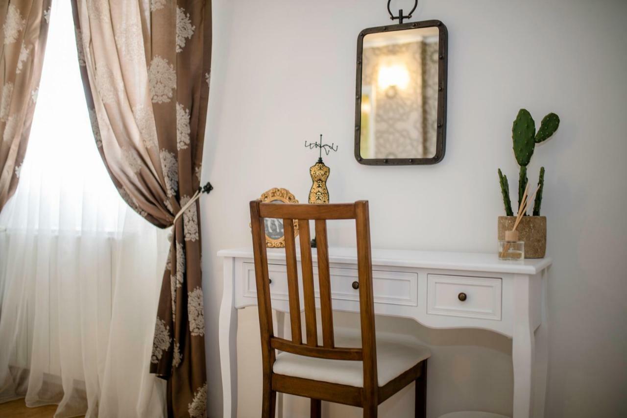 Apartmani Godinic Palit Esterno foto