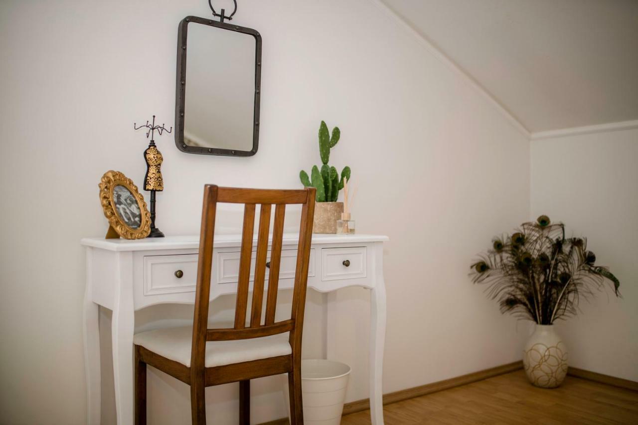 Apartmani Godinic Palit Esterno foto