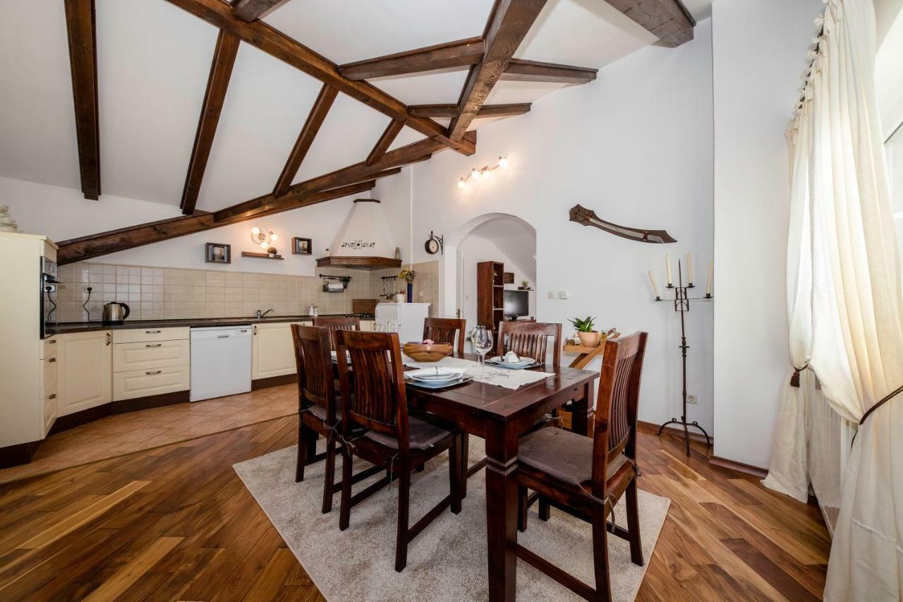 Apartmani Godinic Palit Esterno foto
